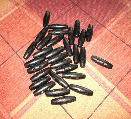 Job lot black wooden toggle - job,