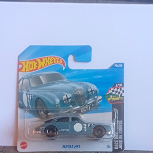 Hot wheels race - hot,