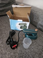 Foldable mini steam iron