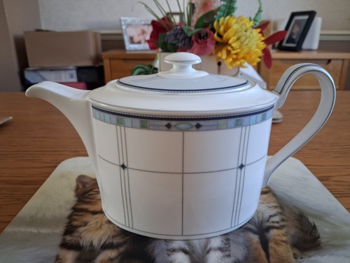 Wedgewood tea pot - wedgewood,