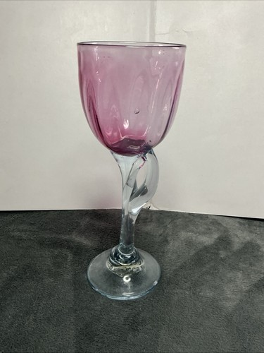 Wine goblet with - with, twisted