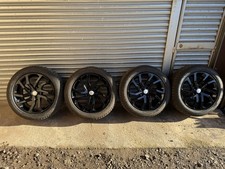 new LAND ROVER DISCOVERY 4 20" GLOSS BLACK LANDMARK ALLOY WHEELS PIRELLI TYRES