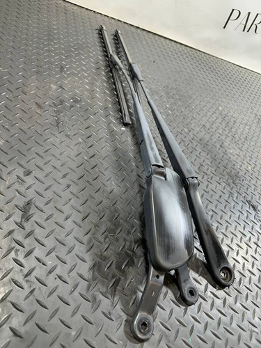 Mercedes class w176 wiper - mercedes,