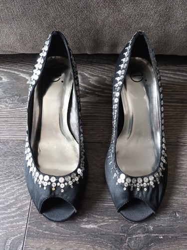 Ladies size black silver - size, 4