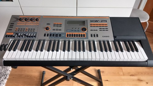 Casio 61 key keyboard - key,