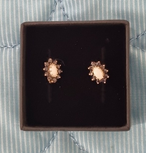 Samuel 9ct yellow - yellow, opal