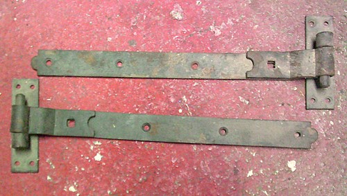 Pair strap gate - a, of