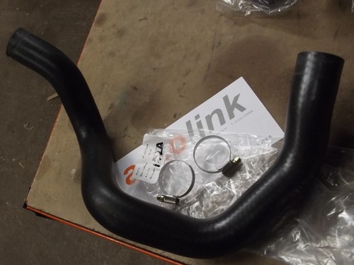 Bottom radiator cooling hose