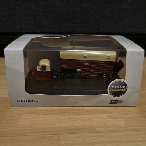 Oxford commercials horse box - oxford,