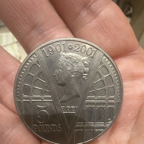 Five pounds coin - pounds, 2001