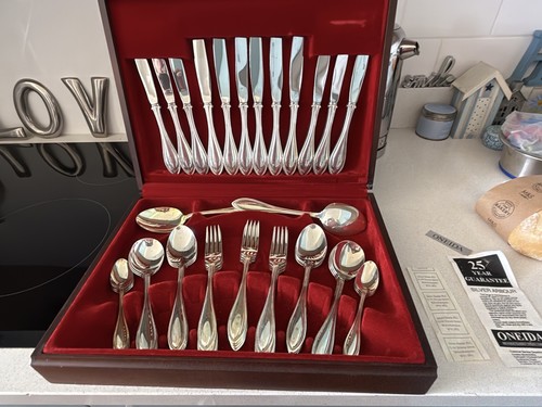Barely used oneida piece - used, 44