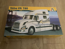L275 Italeri Model Kit 3818 - Volvo VN 780 - 1/24