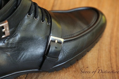 Gucci black leather buckle - gucci,