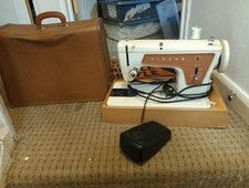 Singer Vintage Electric Sewing