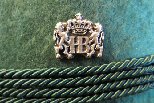 Silver lions with - silver, crown