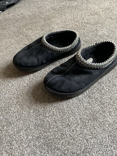 Black uggs size good - size, 5