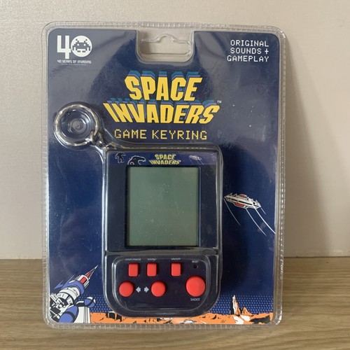 Space invaders game keyring - space,