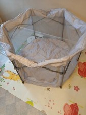  Playpen quick & easy foldable with travel/storage bag. Used