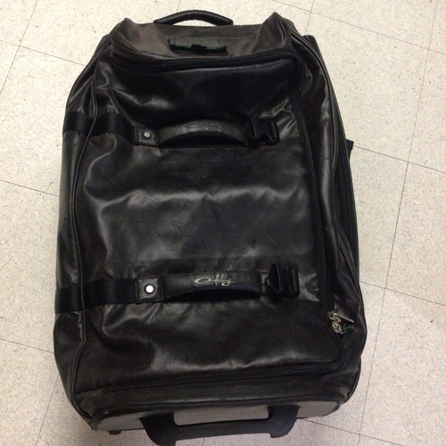 Vtg oakley luggage wheeled - luggage,