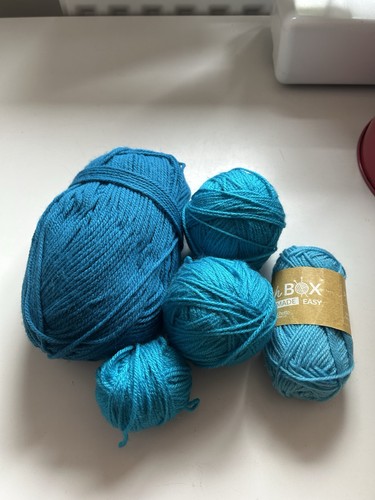 Job lot turquoise blue yarn - turquoise, dk