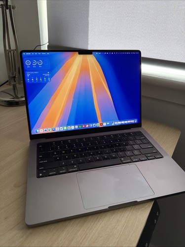 Apple macbook pro inch with - macbook,