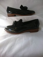 CLARKS BLACK PATENT&SUEDE LEATHER FLATISH TASSLE LOAFERS 6D FLAW ON FOOTBED