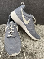 Nike Roshe Runs Size 5