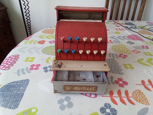 Vintage metal michael toy - metal,