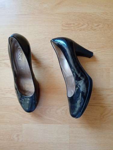Ladiesblack patent leather