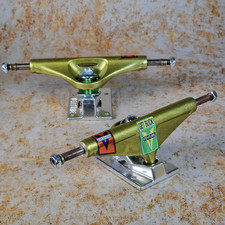 Venture Pro V-Hollow Shake Junt x Venture Skateboard Trucks Pair
