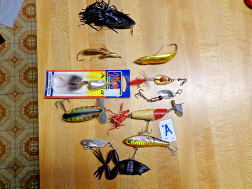 Lot fishing lures - of,
