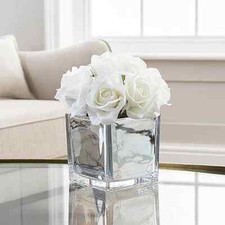 White Roses in Mirror Cube