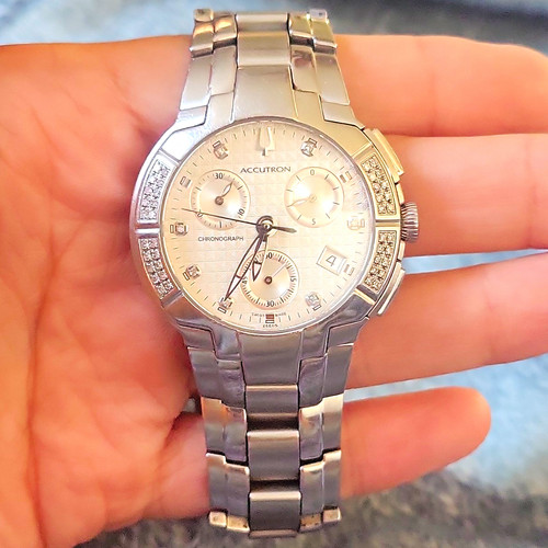 Bulova accutron swiss quartz - accutron,