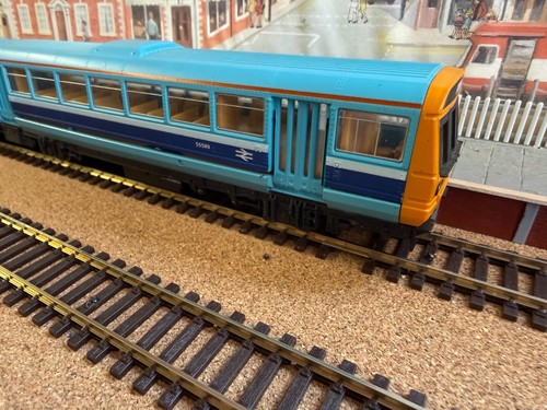 Hornby r867 class 142 - r867, 2