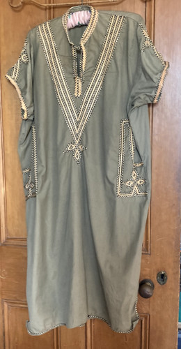 True vintage 1970 sage green - vintage,