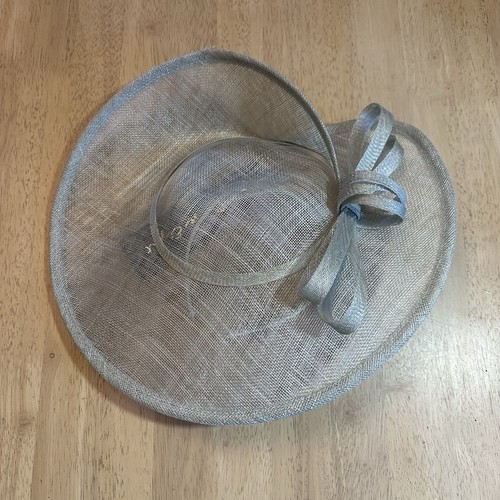 Phase eight muna fascinator - eight, in