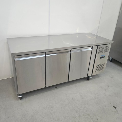 Counter fridge triple - triple, door