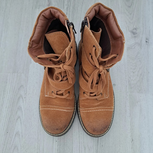 Red dead reem tan suede - red,