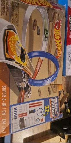 Hotwheels track builder system - hotwheels,