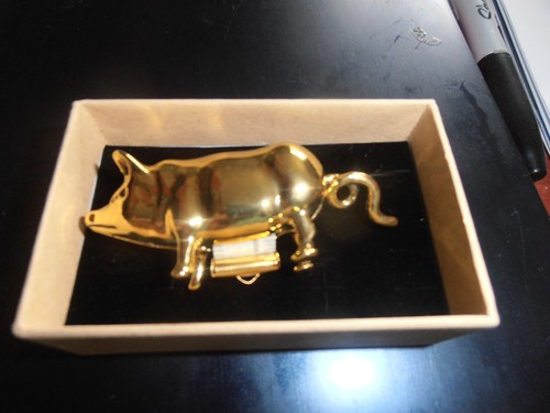 One vintage novlty pig - vintage, style