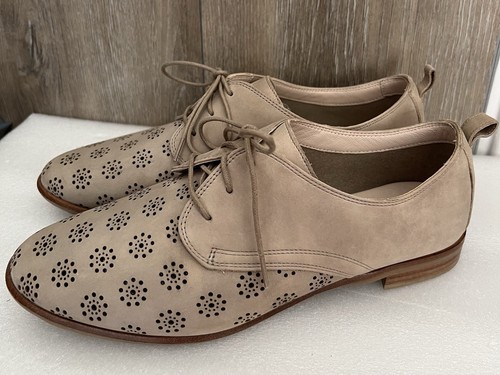 Women clarks shoes size 7 - women’s,