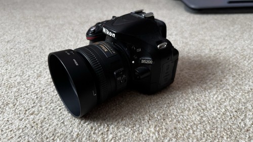 Nikon d5200 dslr camera bundle - nikon,