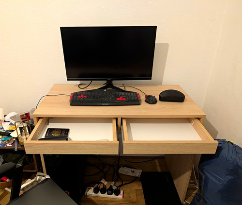Light wood effect - light, computer