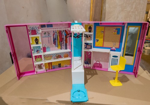 Barbie dream closet playset - -,