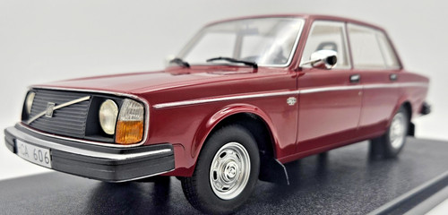 Volvo 244 red 1975 - 244, 1:18