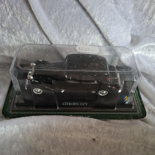 Citroen 2cv model car - citroen,