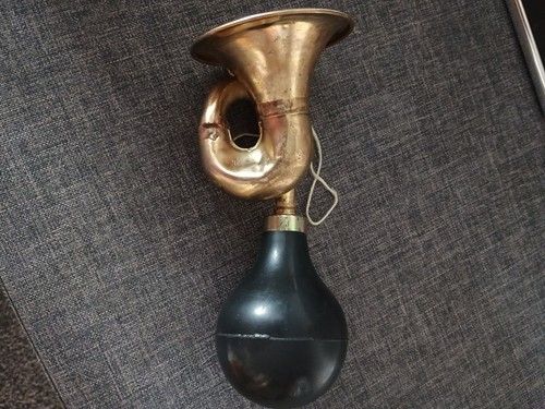 Vintage brass car bugle bulb - brass,
