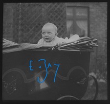 Photo EDWARDIAN BABY IN LARGE