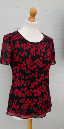 Black and red - , patterned