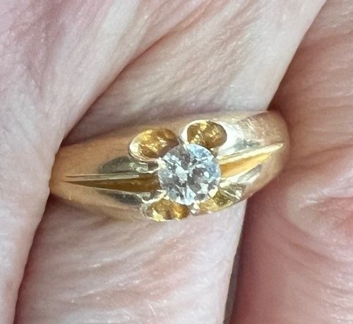 Man yellow gold solitaire - gold,
